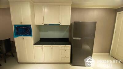 1-BR Condo at Nusa State Tower Condominium near BTS Saphan Taksin (ID 438136)