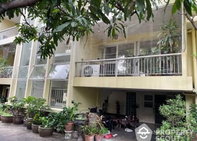 2-BR Apt. near BTS Phrom Phong