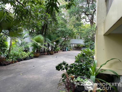 2-BR Apt. near BTS Phrom Phong