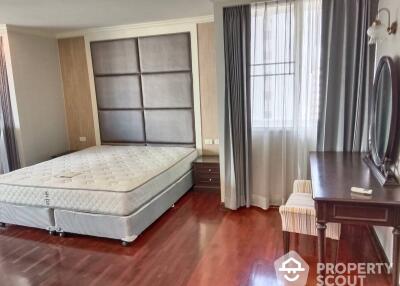 3-BR Condo at Newton Tower Condominium near BTS Nana