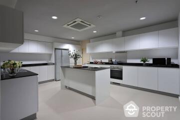 3-BR Apt. near BTS Phrom Phong