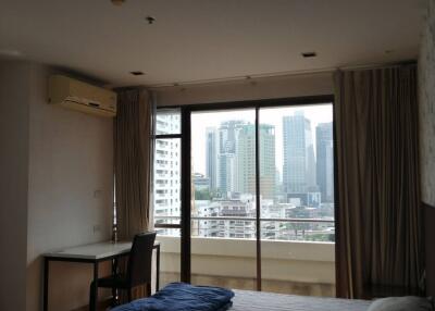 2-BR Apt. near BTS Asok (ID 399983)