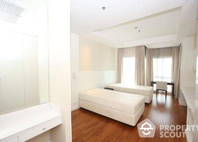 4-BR Apt. near BTS Phloen Chit