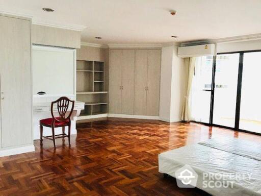 4-BR Apt. near BTS Phrom Phong