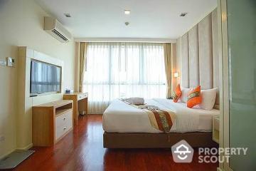 3-BR Serviced Apt. near BTS Phrom Phong