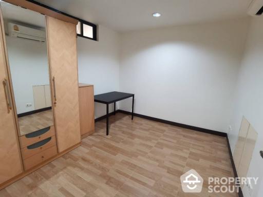 2-BR Condo at Green Point Silom near BTS Chong Nonsi (ID 512739)