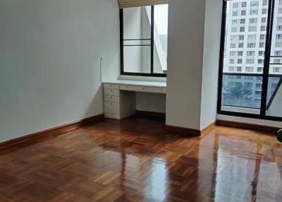 3-BR Condo at Vanicha Park Langsuan near BTS Chit Lom