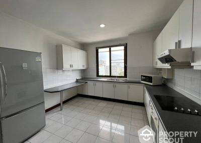 2-BR Apt. near BTS Phrom Phong