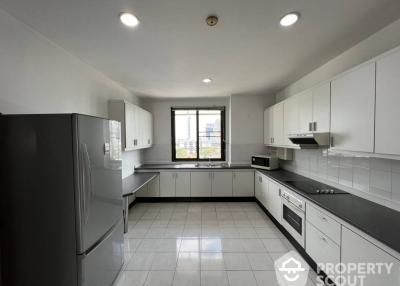 2-BR Apt. near BTS Phrom Phong