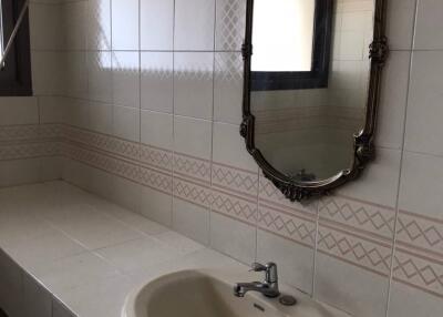 2-BR Apt. near MRT Khlong Toei