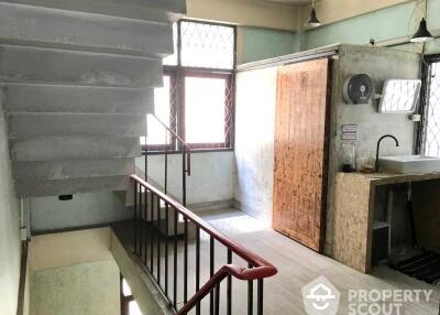 5-BR Townhouse near BTS Chong Nonsi