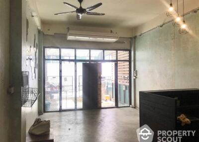 5-BR Townhouse near BTS Chong Nonsi