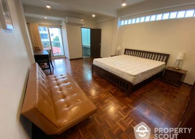 1-BR Apt. near MRT Lumphini