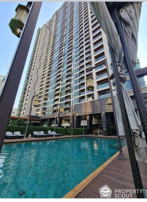 1-BR Condo at The Address Sathorn near BTS Chong Nonsi