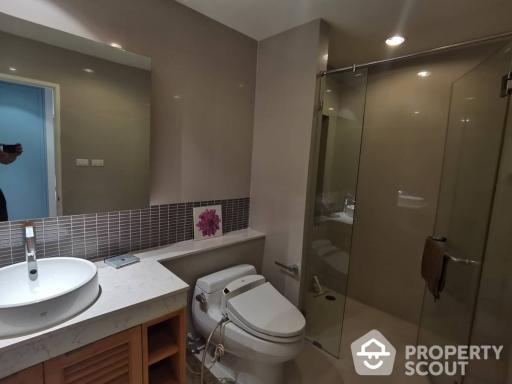 2-BR Condo at The Rise Sukhumvit 39 near BTS Phrom Phong (ID 514937)