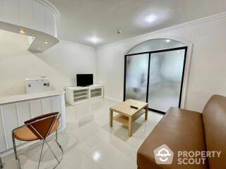 1-BR Condo at Supalai Place Sukhumvit 39 near BTS Phrom Phong