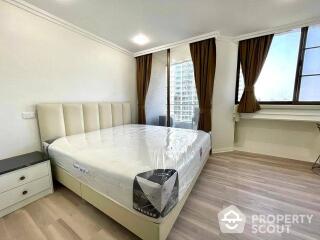 1-BR Condo at Supalai Place Sukhumvit 39 near BTS Phrom Phong