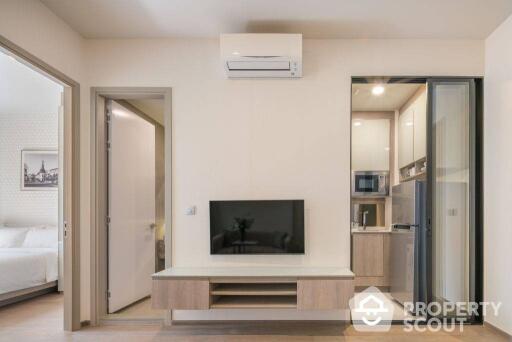 Studio Serviced Apt. near BTS Phaya Thai