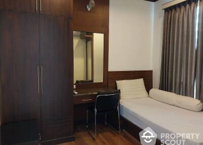 2-BR Condo at Citi Smart Sukhumvit 18 near BTS Asok