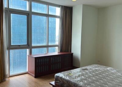 2-BR Condo at Nusasiri Grand Condominium near BTS Ekkamai