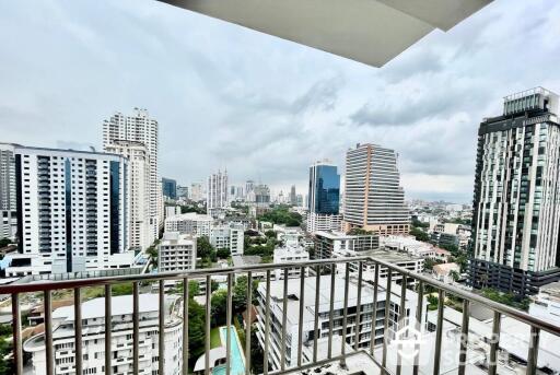 2-BR Condo at Fullerton Sukhumvit near BTS Ekkamai