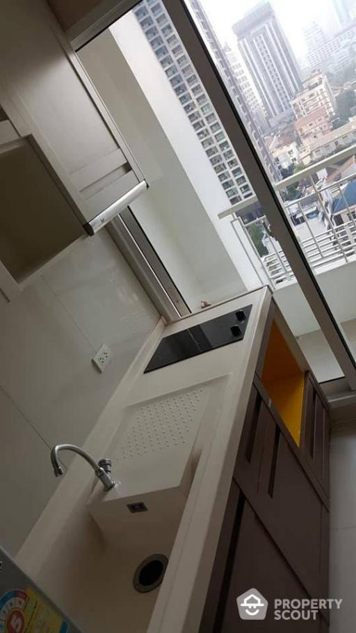 Studio Condo at Ivy Sathorn 10 near BTS Chong Nonsi (ID 435541)