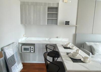 1-BR Condo at Siri Residence Sukhumvit near BTS Phrom Phong