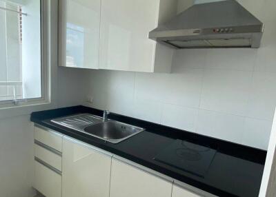 1-BR Condo at Siri Residence Sukhumvit near BTS Phrom Phong