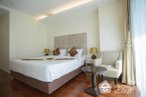 2-BR Serviced Apt. near BTS Phrom Phong