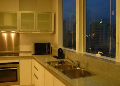 3-BR Condo at Millennium Residence @ Sukhumvit Condominium near BTS Phrom Phong (ID 515316)