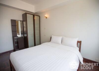 2-BR Apt. near MRT Si Lom