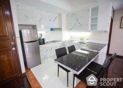 2-BR Apt. near MRT Si Lom