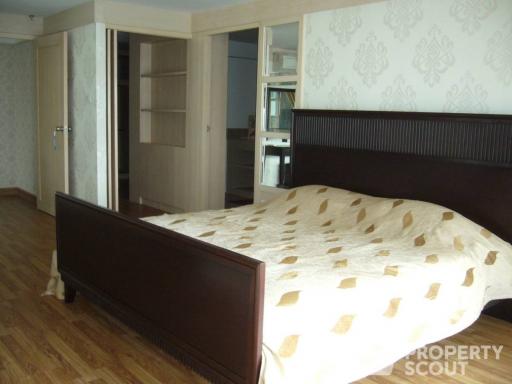 2-BR Condo at The Emporio Place near BTS Phrom Phong (ID 469362)