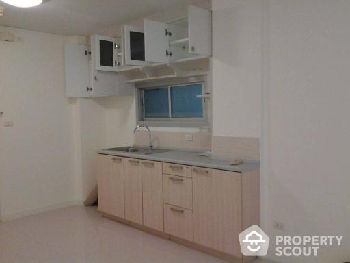 Studio Condo at Plus 67 near BTS Phra Khanong