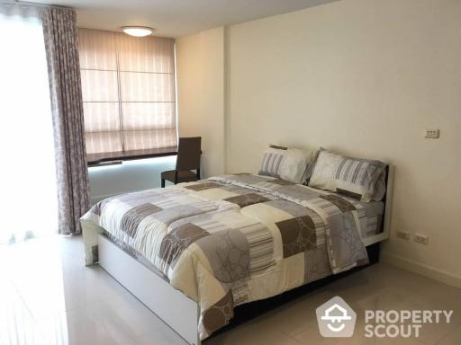 Studio Condo at Plus 67 near BTS Phra Khanong