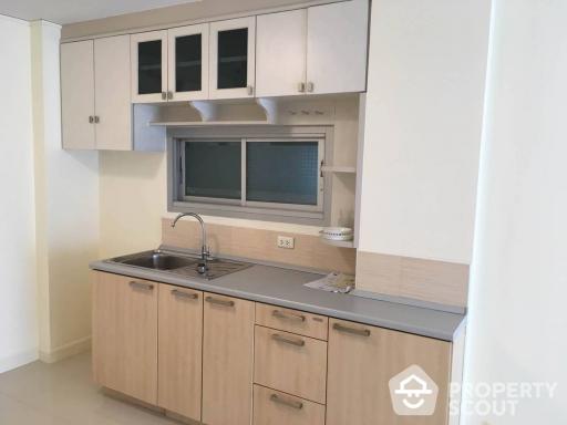 Studio Condo at Plus 67 near BTS Phra Khanong