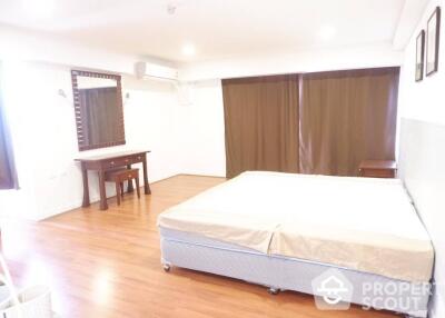 2-BR Condo at Omni Tower near BTS Nana