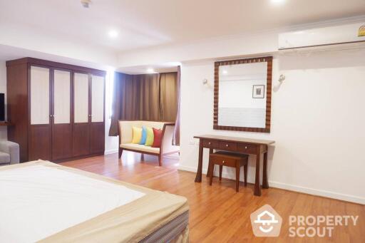 2-BR Condo at Omni Tower near BTS Nana