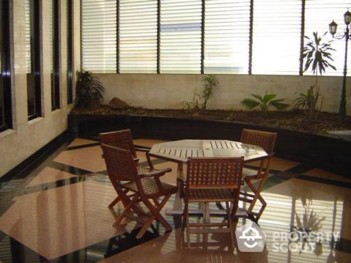 3-BR Condo at Las Colinas near BTS Asok (ID 510371)