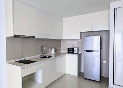 2-BR Condo at Rhythm Sukhumvit 42 near BTS Ekkamai