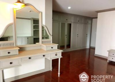 3-BR Condo at Windsor Tower Condominium near BTS Asok (ID 511391)