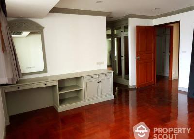 3-BR Condo at Windsor Tower Condominium near BTS Asok (ID 511391)