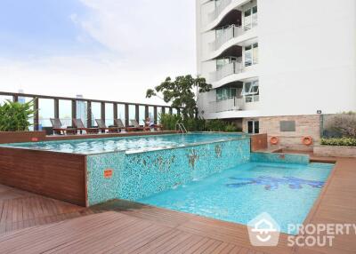 2-BR Condo at Urbana Langsuan Condominium near BTS Ratchadamri