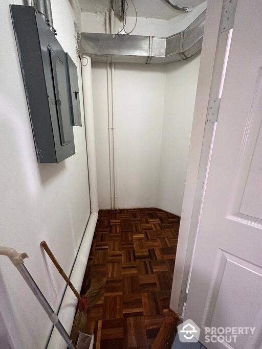 3-BR Serviced Apt. near BTS Chong Nonsi