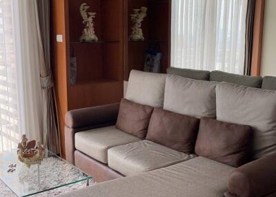 1-BR Condo at Villa Sathorn near BTS Krung Thon Buri