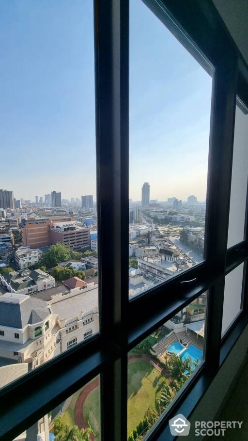 1-BR Condo at Supalai Loft Prajadhipok-Wongwian Yai near BTS Wongwian Yai