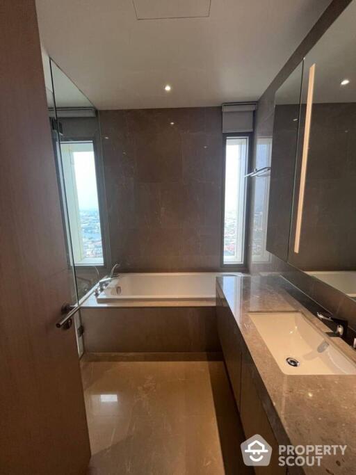 4-BR Condo at Magnolias Waterfront Residences near BTS Saphan Taksin (ID 438147)