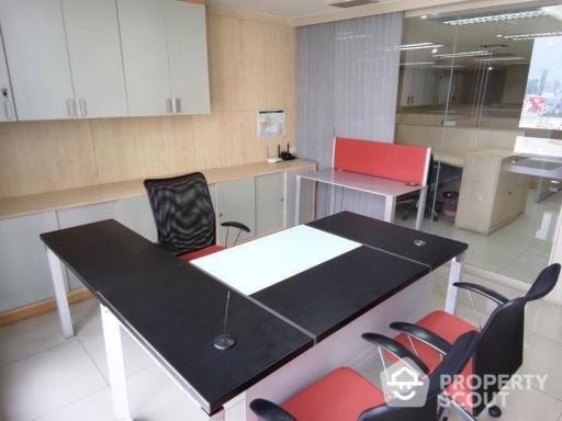 Commercial for Rent in Khlong Tan