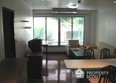 2-BR Condo at Navin Court Condominium near BTS Phloen Chit (ID 510617)