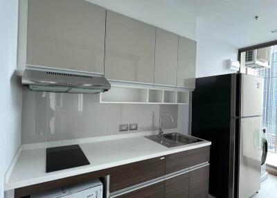 2-BR Condo at Supalai Oriental Sukhumvit 39 near MRT Phetchaburi